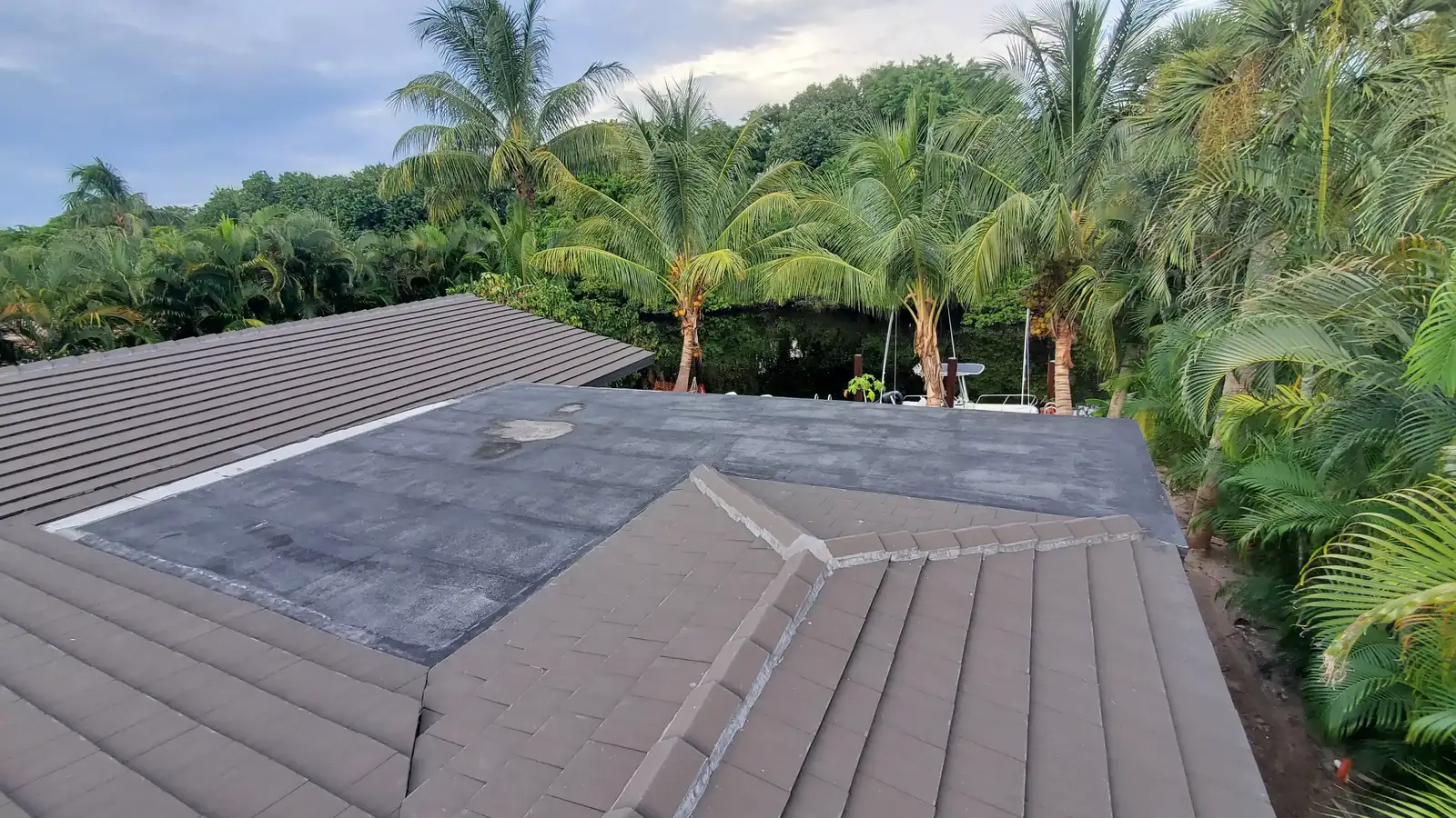 Hot Asphalt Flat Roofs - Photo 12