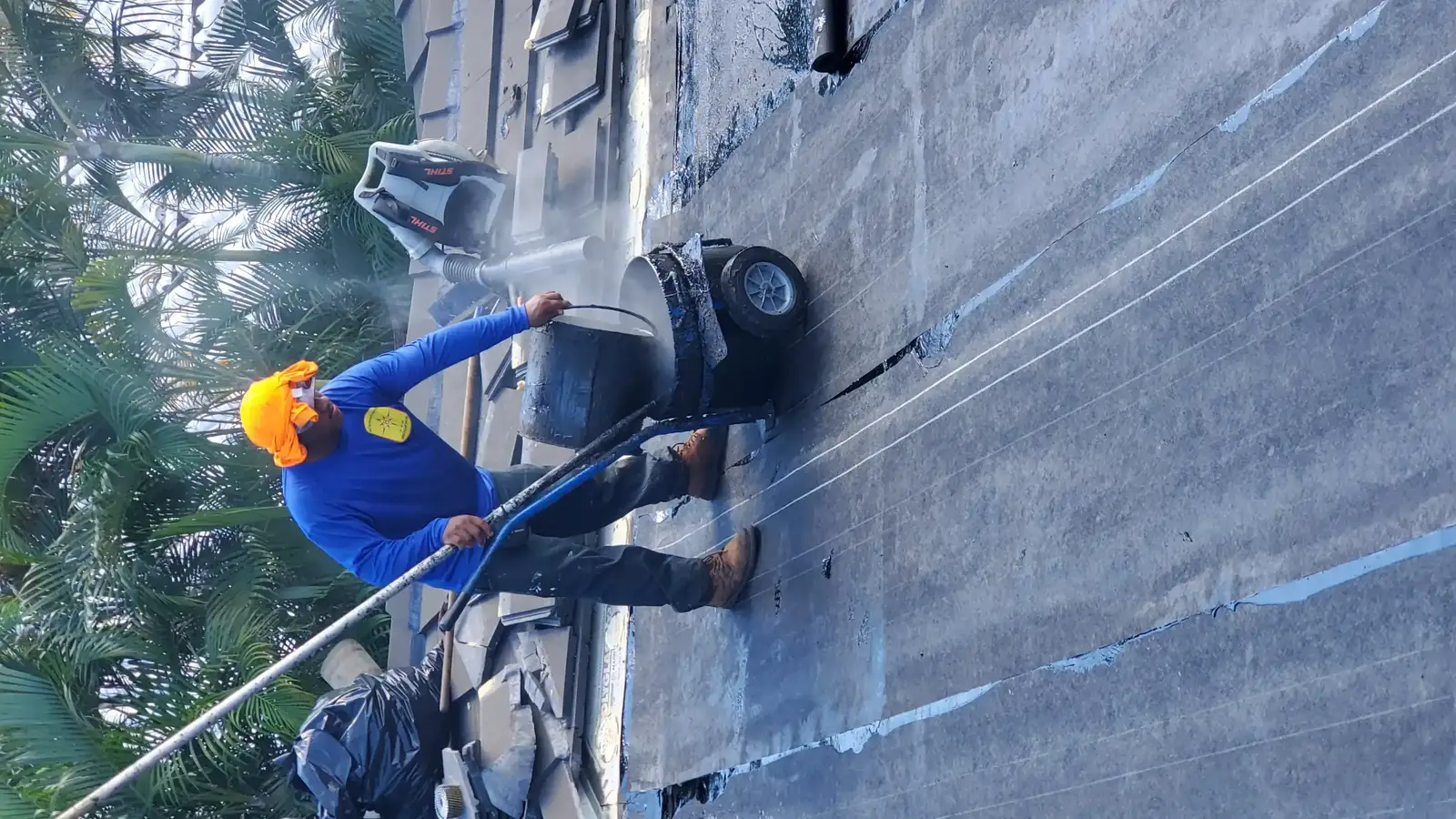 Hot Asphalt Flat Roofs - Photo 7